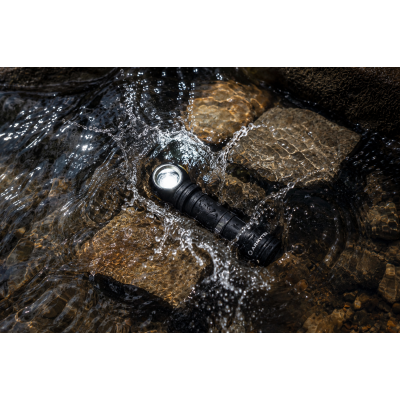 Armytek Wizard C2 Pro Max LR (Warm Light) Şarjlı Profesyonel LED Uzun Menzilli El Feneri